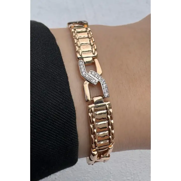 Rose Gold Z Form Detaylı Zirkon Taşlı Kadın Çelik Bileklik Kararmaz Renk Atmaz
