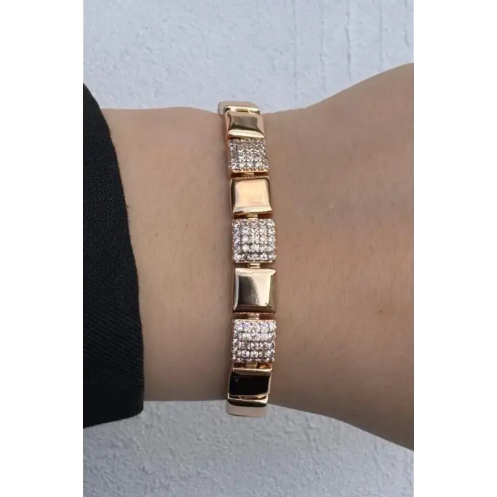 Rose Gold Kare Plaka Detaylı Zirkon Taşlı Kadın Çelik Bileklik Kararmaz Renk Atmaz