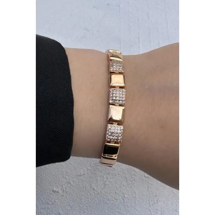 Rose Gold Kare Plaka Detaylı Zirkon Taşlı Kadın Çelik Bileklik Kararmaz Renk Atmaz