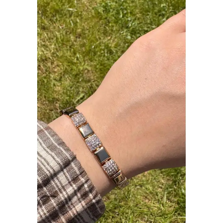 Rose Gold Kare Plaka Detaylı Zirkon Taşlı Kadın Çelik Bileklik Kararmaz Renk Atmaz