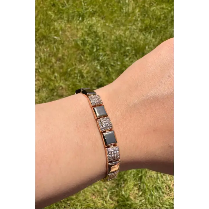 Rose Gold Kare Plaka Detaylı Zirkon Taşlı Kadın Çelik Bileklik Kararmaz Renk Atmaz