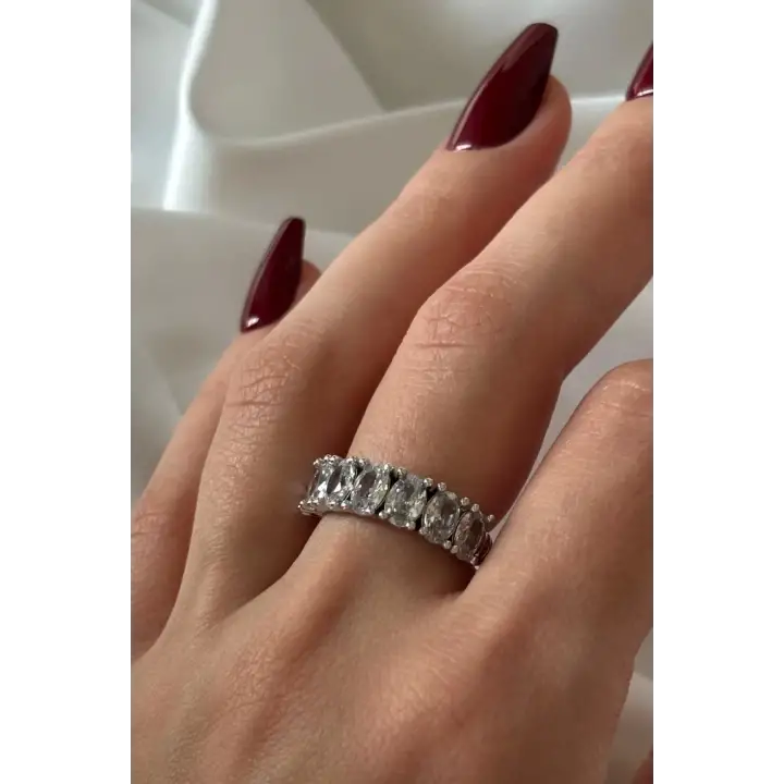 Ayarlanabilir Kenarları Burgu Model Oval Sıra Taş Kadın Çelik Yüzük Gümüş Kararmaz Renk Atmaz
