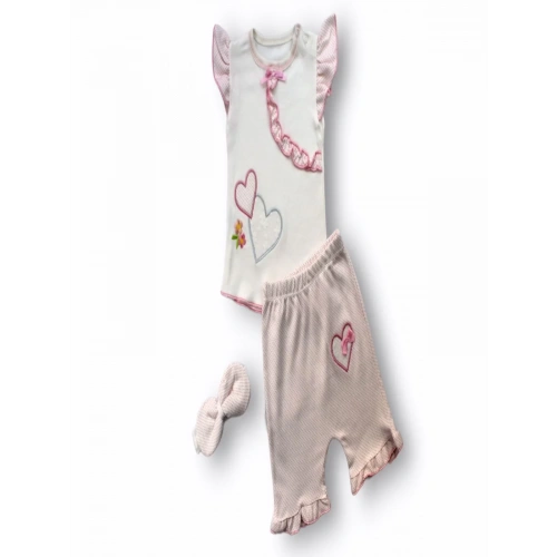 3-6 6-9 9-12 12-18 Ay Çift Kalp Nakışlı Şort Tişört 3lü Kız Bebek Takımı Ekru