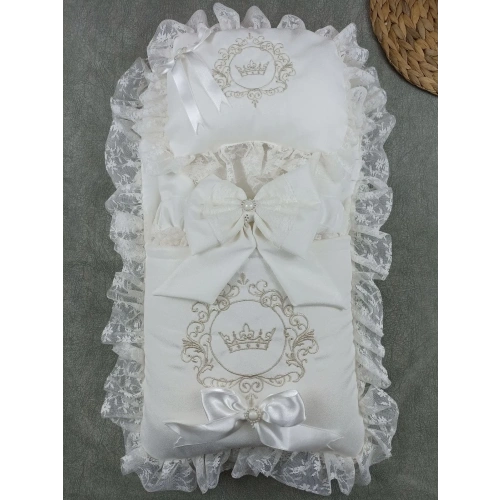 Yenidoğan Antalya Taç Nakışlı Kundaklı Trilüks Unisex 3lü Alt Açma Seti Ekru