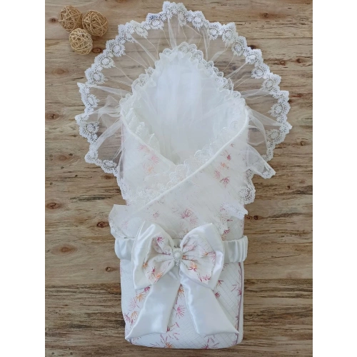 Yenidoğan Hanımeli Desenli Taç Nakışlı Delüks Kundak Bebek Battaniyesi Ekru