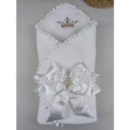 Yenidoğan Sahra Taç Nakışlı Topçik Kenar Lüks Kundak Bebek Battaniyesi Ekru