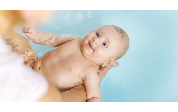 Bebek Banyosunda Güvenli ve Doğru Ürün Seçimi: Annelerin En Çok Tercih Ettikleri