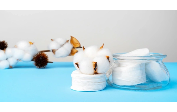 Islak Mendil mi Pamuk mu? Bebek Temizliğinde Doğru Seçim Nasıl Yapılır?