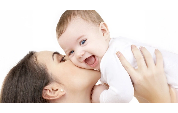 Anne Sütü Nasıl Artar? Emziren Anneler İçin Beslenme Önerileri