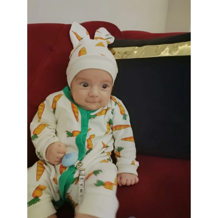 3-6-9-12 Ay Kulaklı Şapkalı Havuç Baskılı Boydan Çıtçıtlı Uzun Kollu Kız Erkek Bebek Tulumu Beyaz