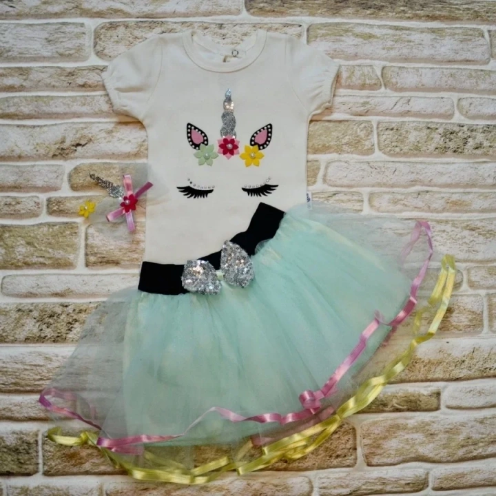9-12-18 Ay Payetli Pony Nakışlı Tokalı Kısa Kollu Tütü Etek 3lü Kız Bebek Takımı Su Yeşili