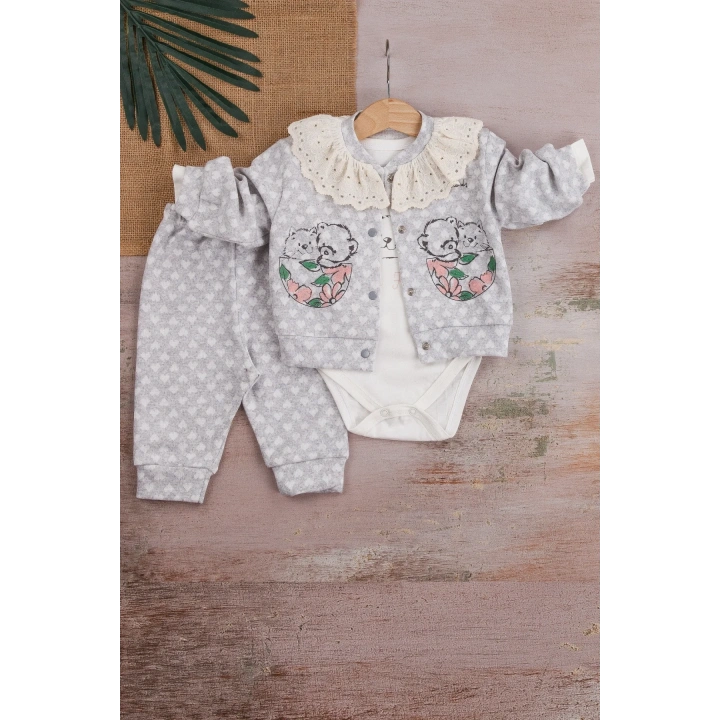 Brode İşlemeli Kalp Desenli 3lü Hırkalı Kız Bebek Takım