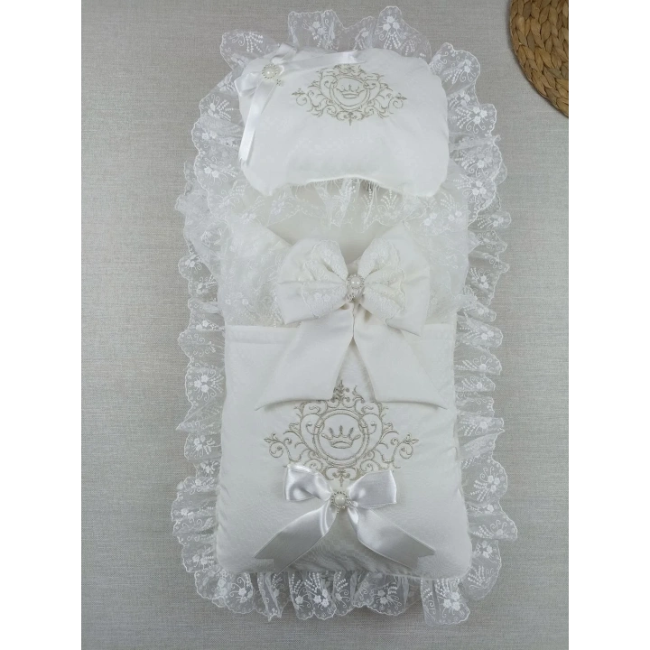 Yenidoğan Bambu Taç Nakışlı Kundaklı Trilüks 3lü Alt Açma Seti Ekru