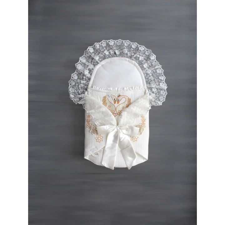 Yenidoğan Kuğu Nakışlı Avangard Kundak Bebek Battaniyesi Ekru