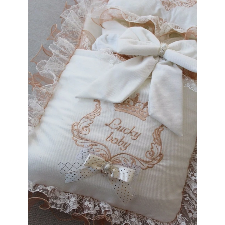 Yenidoğan Nil Taç Nakışlı Kundaklı Trilüks 3lü Alt Açma Seti Bej