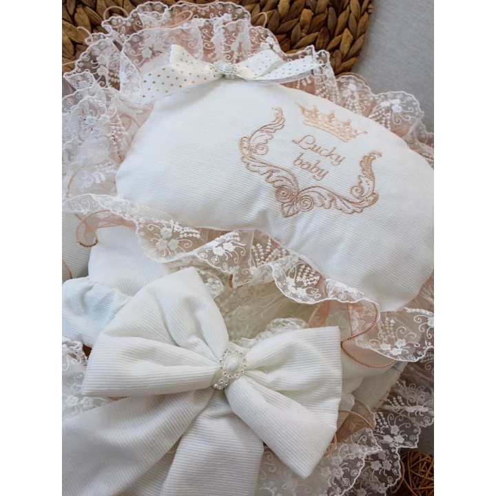 Yenidoğan Nil Taç Nakışlı Kundaklı Trilüks 3lü Alt Açma Seti Bej