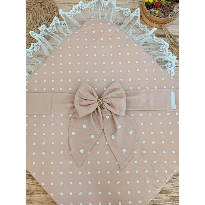 Yenidoğan Papatya Desenli Trilüks Unisex Kundak Bebek Battaniyesi Kahverengi