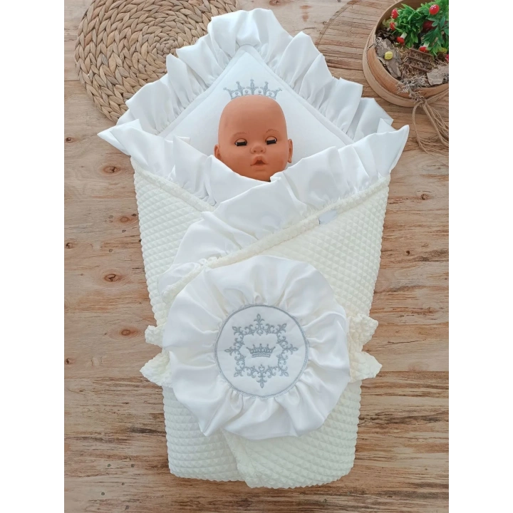 Yenidoğan Piramitland Soft Taç Nakışlı Bebek Battaniyesi Kundak Krem