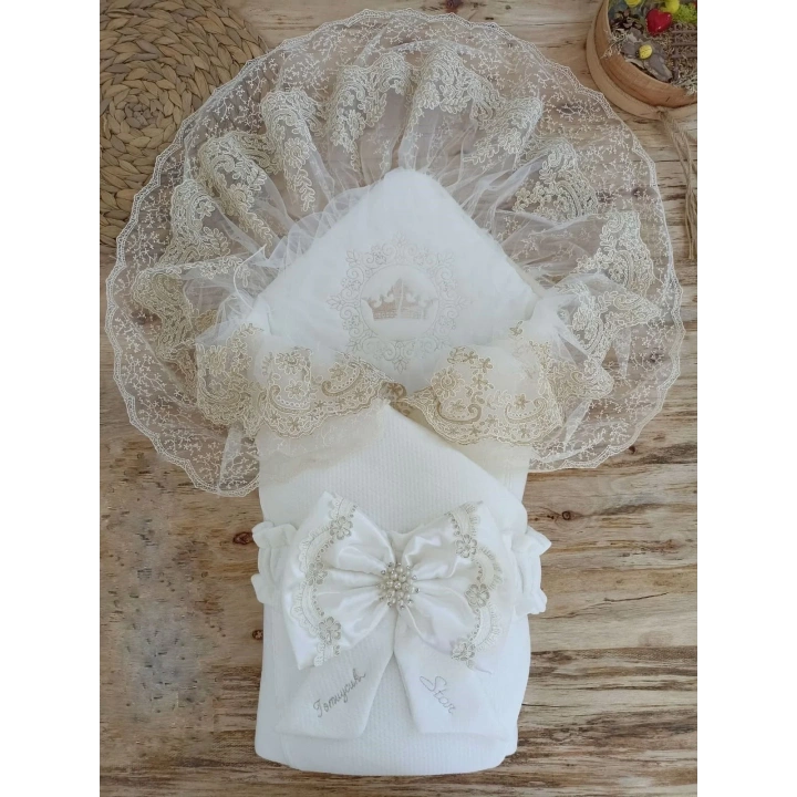 Yenidoğan Sahra Taç Nakışlı Plazma Taşlı Güpürlü Fiyonklu Duvaklı Trilüks Kundak Bebek Battaniyesi Ekru