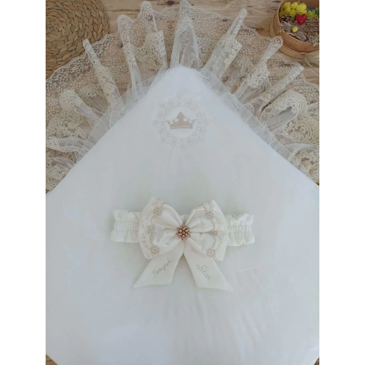 Yenidoğan Sahra Taç Nakışlı Plazma Taşlı Güpürlü Fiyonklu Duvaklı Trilüks Kundak Bebek Battaniyesi Sütlü Kahve