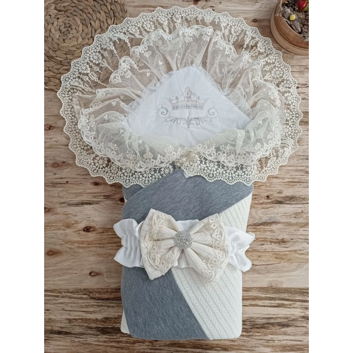 Yenidoğan Teri Cotton Taç Nakışlı Prizma Taş Kundak Bebek Battaniyesi Krem