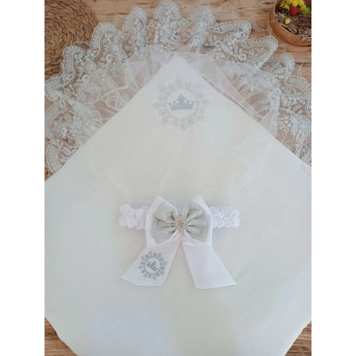 Yenidoğan Titi Taç Nakışlı Plazma Taşlı Güpürlü Çift Fiyonk Duvaklı Trilüks Kundak Bebek Battaniyesi Gümüş