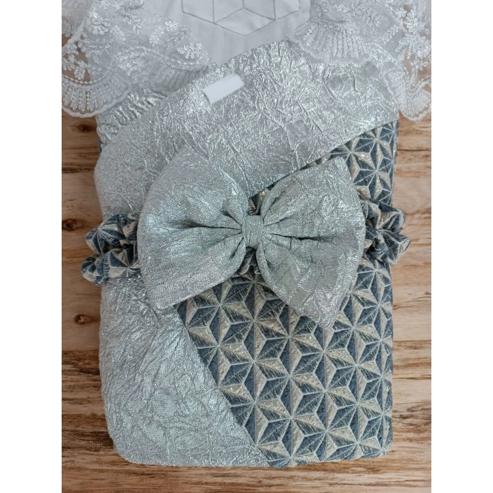 Yenidoğan Ultralüks Piramit Desenli Güpürlü Bebek Battaniyesi Kundak Gümüş