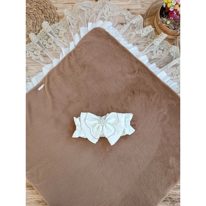 Yenidoğan Wool Yün Kumaş Taç Nakışlı Güpür Duvaklı Fiyonk Prizma Taş Unisex Kundak Bebek Battaniyesi Kahverengi