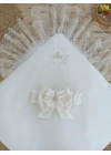 Yenidoğan Sahra Taç Nakışlı Plazma Taşlı Güpürlü Fiyonklu Duvaklı Trilüks Kundak Bebek Battaniyesi Ekru