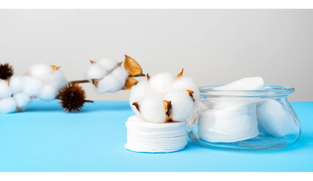 Islak Mendil mi Pamuk mu? Bebek Temizliğinde Doğru Seçim Nasıl Yapılır?