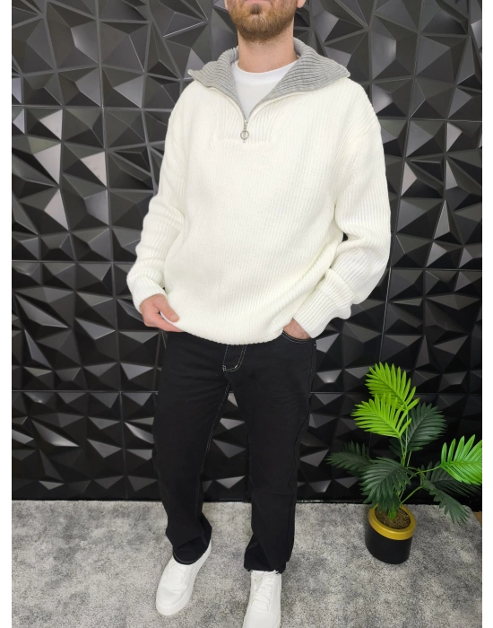 Çift Katlı Yaka Yarım Fermuarlı Örme Kazak Beyaz