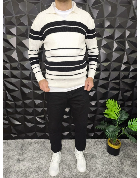 V Yaka Çizgili Triko Beyaz