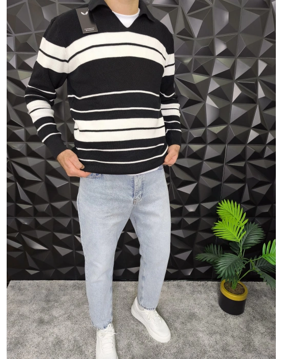 V Yaka Çizgili Triko Siyah