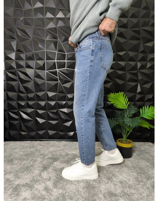 Yırtık Detaylı Eskitme Mavi Boyfriend Jean