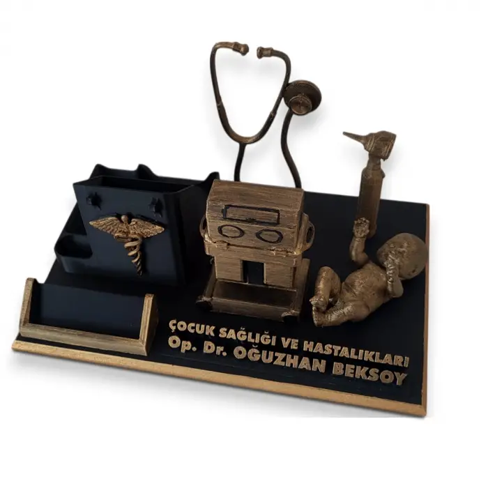 Çocuk Hastalıkları Doktoru Masa İsimliği – Kişiye Özel Doktor Ofis Hediyesi