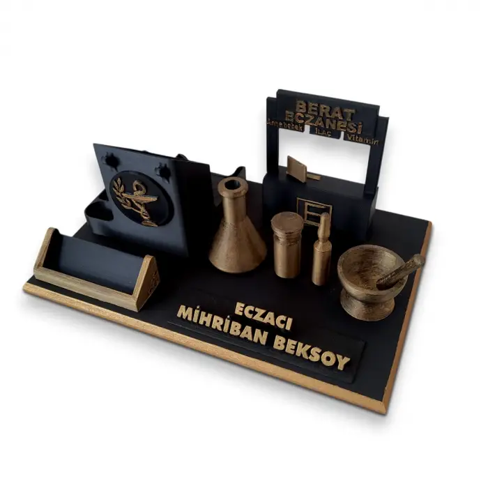 Eczacı Masa İsimliği – Kişiye Özel Eczane Ofis Hediyesi