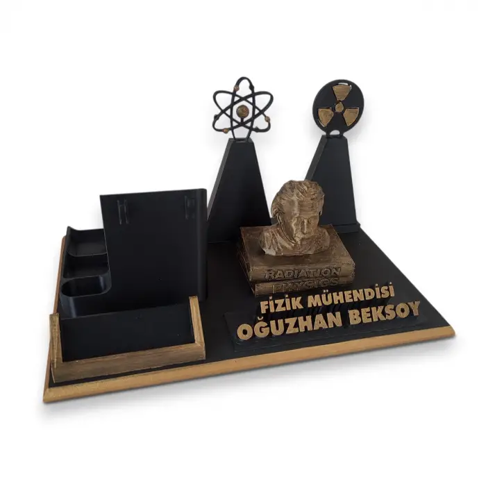 Fizik Mühendisi Masa İsimliği – Kişiye Özel Mühendis Ofis Hediyesi