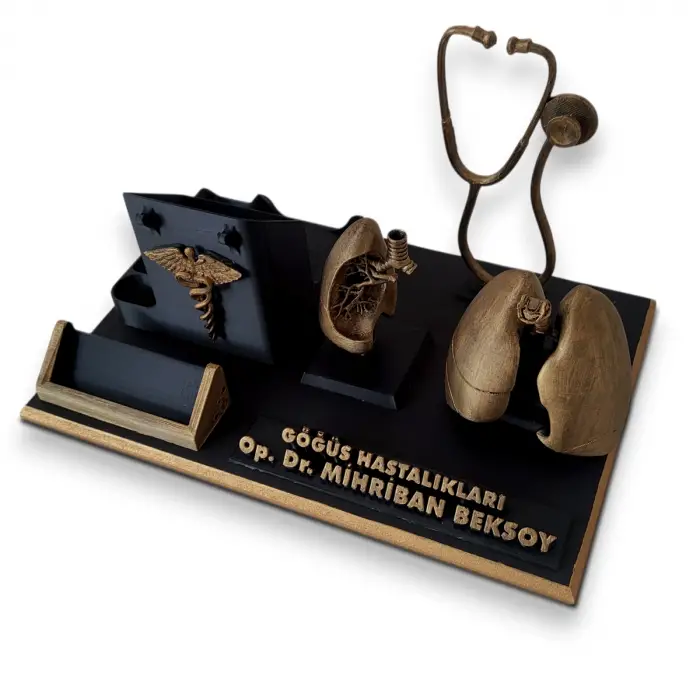Göğüs Hastalıkları Uzmanı Masa İsimliği – Kişiye Özel Doktor Ofis Hediyesi