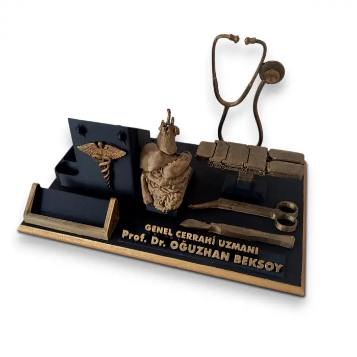 Genel Cerrahi Uzmanı Masa İsimliği – Kişiye Özel Doktor Ofis Hediyesi