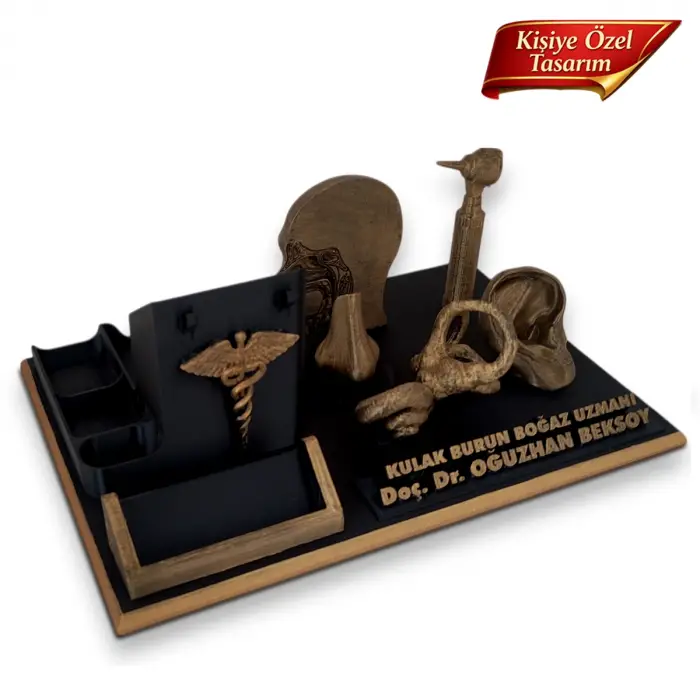 KBB Uzmanı Masa İsimliği – Kişiye Özel Kulak Burun Boğaz Doktoru Ofis Hediyesi