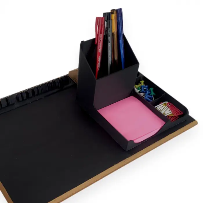 Fizik Mühendisi Masa İsimliği – Kişiye Özel Mühendis Ofis Hediyesi