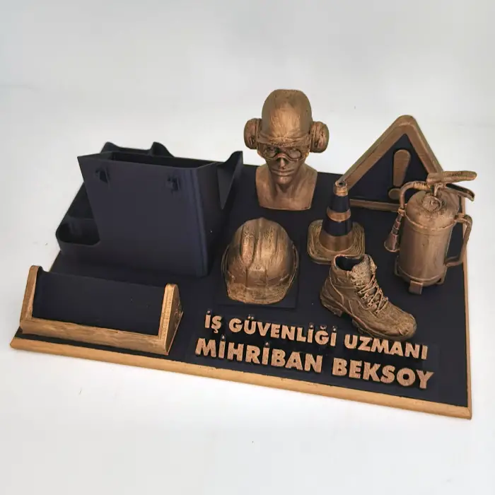 İş Güvenliği Uzmanı Masa İsimliği – Kişiye Özel Ofis Hediyesi