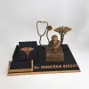 Pratisyen Hekim Masa İsimliği – Kişiye Özel Doktor Ofis Hediyesi