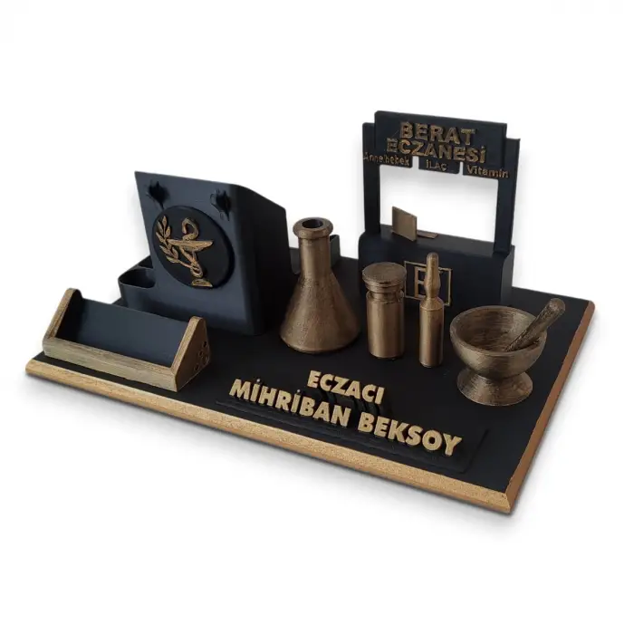 Eczacı Masa İsimliği – Kişiye Özel Eczane Ofis Hediyesi