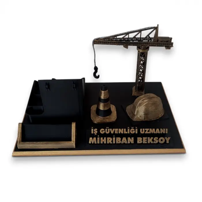 İş Güvenliği Uzmanı Masa İsimliği – Kişiye Özel Ofis Hediyesi