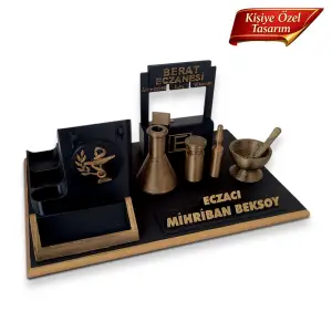 Eczacı Masa İsimliği – Kişiye Özel Eczane Ofis Hediyesi