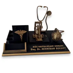 Göz Hastalıkları Uzmanı Masaüstü İsimlik