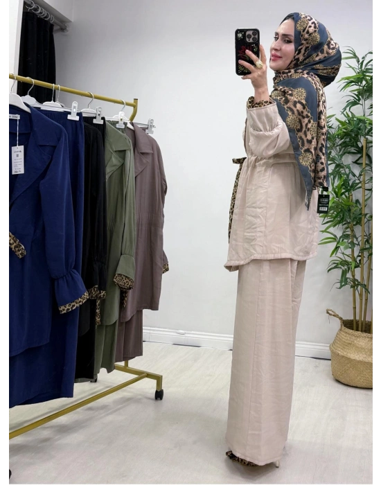 Leopar Detaylı Qupra Takım Krem