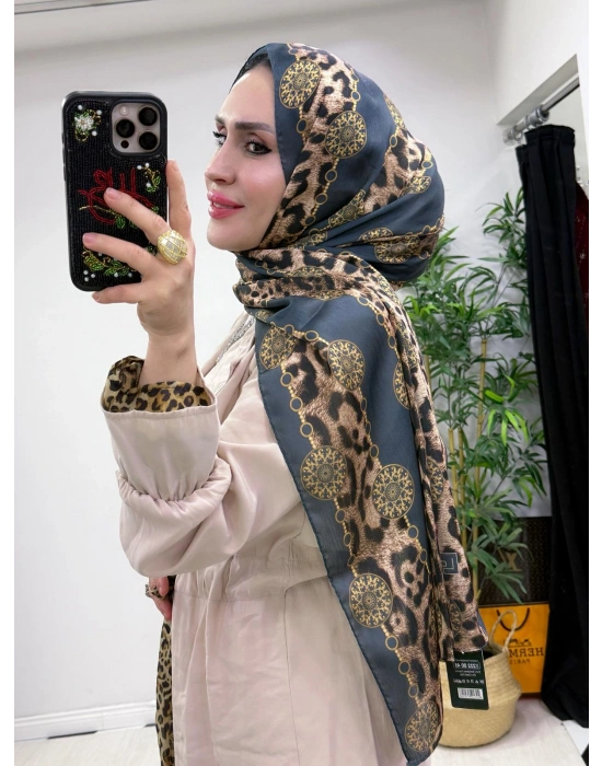 Leopar Detaylı Qupra Takım Krem