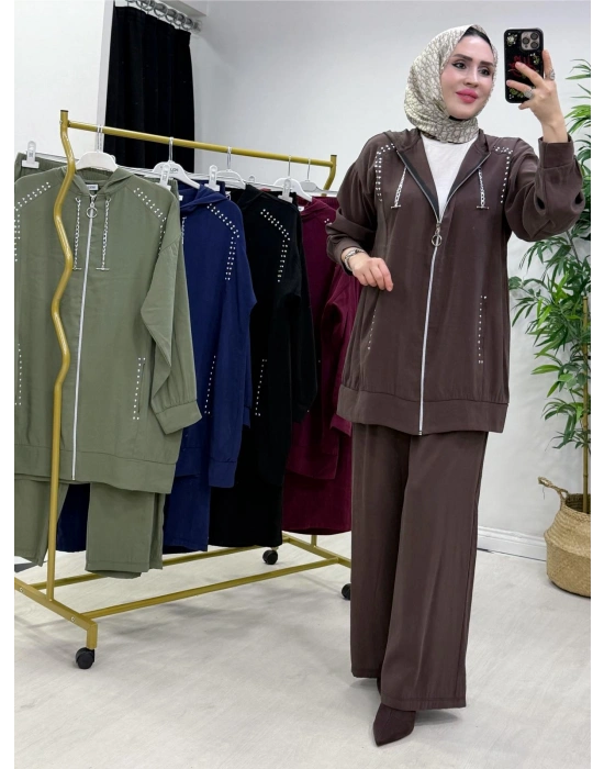 Zımba Detaylı Takım Kahverengi